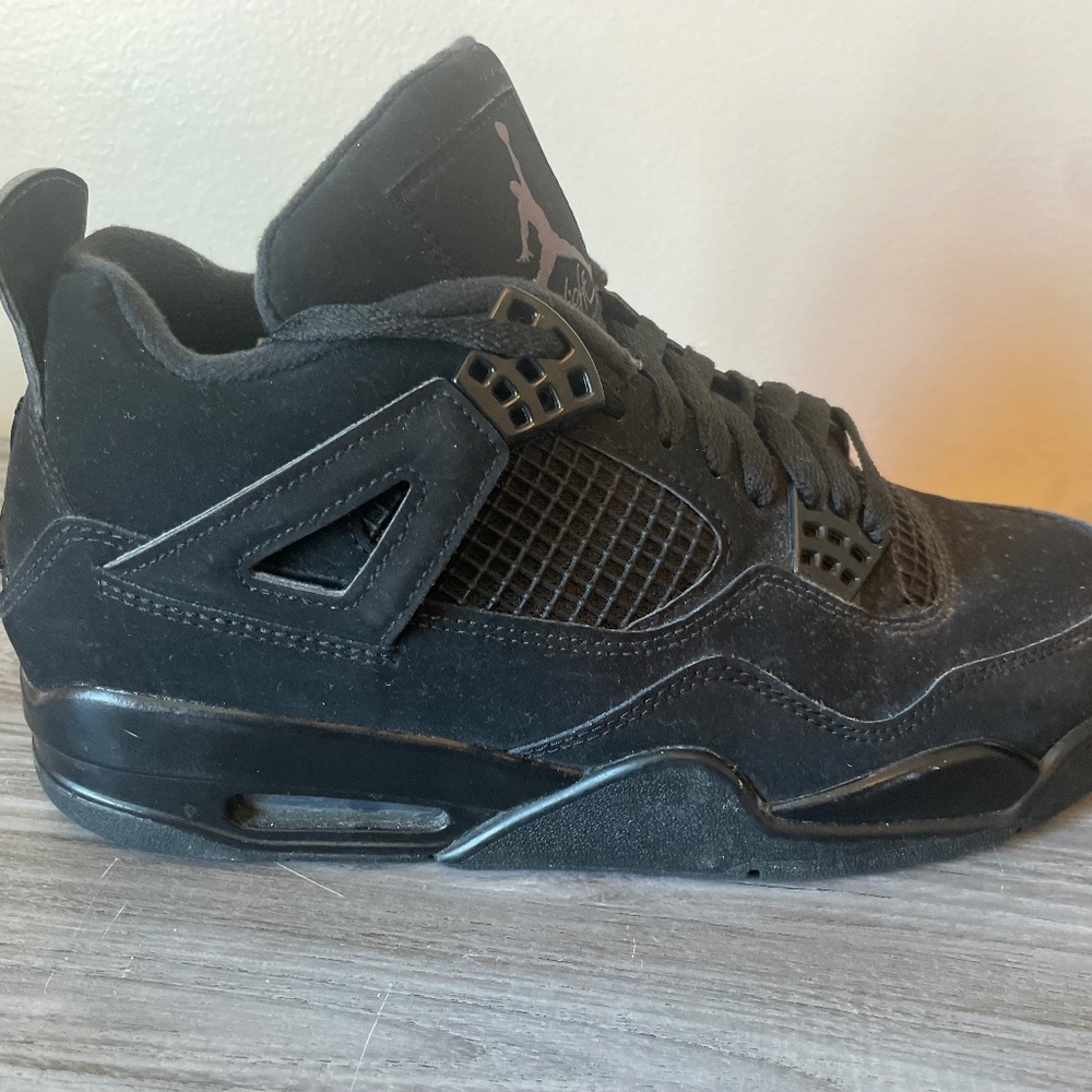 Black cat 4s